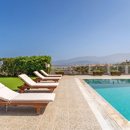 Villa The House Of Gratitude - Poolside Retreat Loutra Elenis Exterior foto