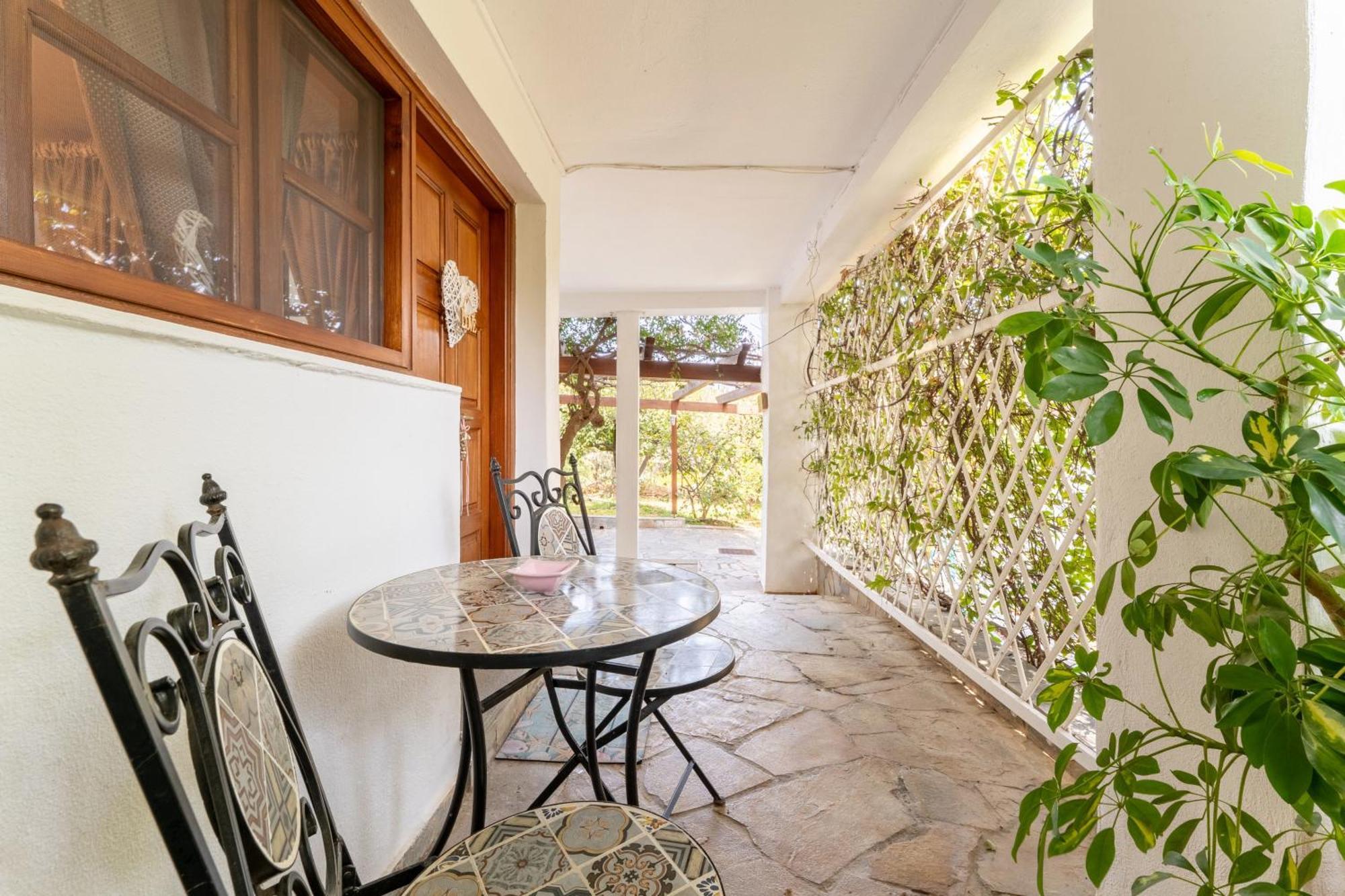 Villa The House Of Gratitude - Poolside Retreat Loutra Elenis Exterior foto