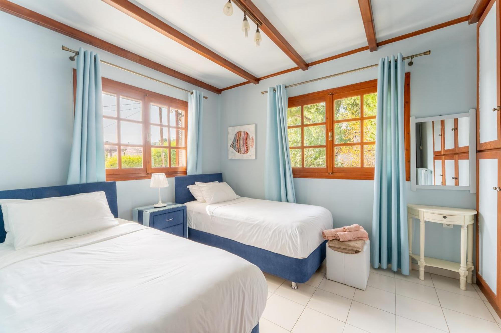 Villa The House Of Gratitude - Poolside Retreat Loutra Elenis Exterior foto